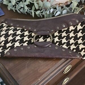 Calf hair houndstooth clutch